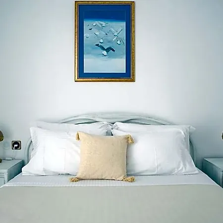 Grandma's Elegant In Naxos Town Отель 2*