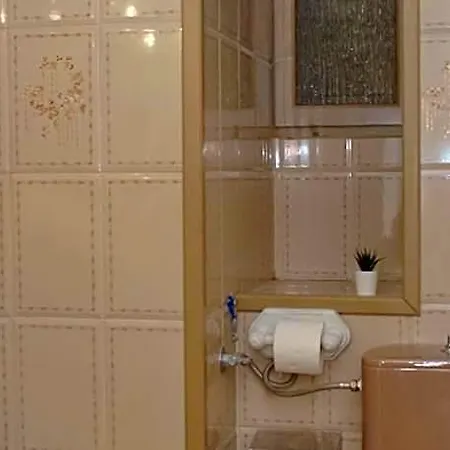 Grandma's Elegant In Naxos Town Отель 2*